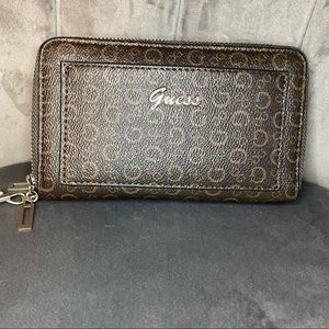 GUESS WRISTLET